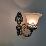 Blue City Decor Ferra Antique Metal Wall Lamp in Classic Luxe Finish - Image 3